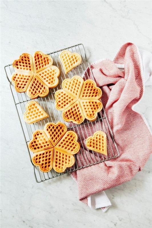 gouffres-wafles-tatlı-yapılacak-romantik-akşam