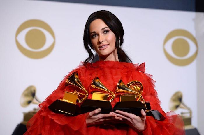 nuotrauka, kurioje Kacey Musgrave laimėjo 2019 metų „Grammy“ už geriausią albumą