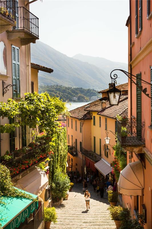 grand-hotel-villa-serbelloni-visit-lac-de-come-nature-beautiful-petite-rue-houses-nature