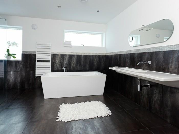 didelis vonios kambarys-kilimas-ikea-graži-idėja-durų kilimėlis-vėsiai juoda ir balta