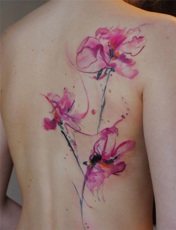 Akvarelė rožinė orchidėjų gėlių tatuiruotė abstrakti tatuiruotė ant nugaros moters