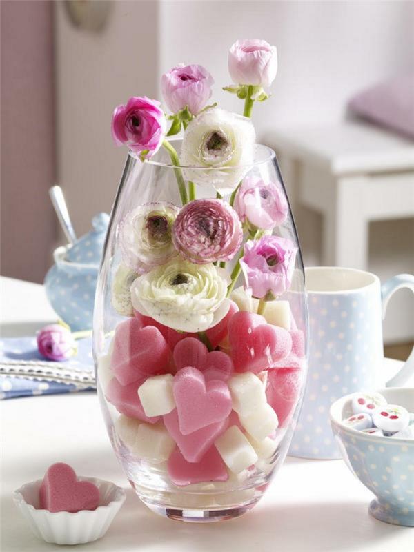velike vaze-vaze-poceni-steklene-vaze-steklene vaze-roza-srca-peonies