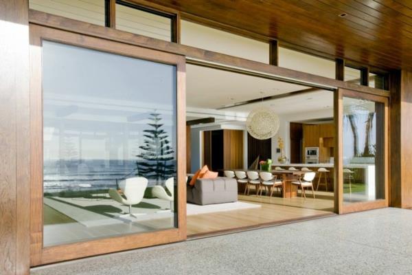velika steklena vrata-za-vašo hišo-minimalno iz lesa