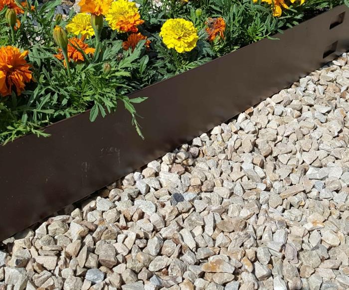 corten plieno sodo siena, kaip atskirti gėlių lovą nuo sodo takų
