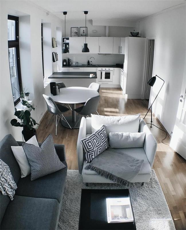 Pilko fotelio ir sofos buto dekoravimo idėja, nedidelis erdvės išdėstymas, kurį galite papuošti patys