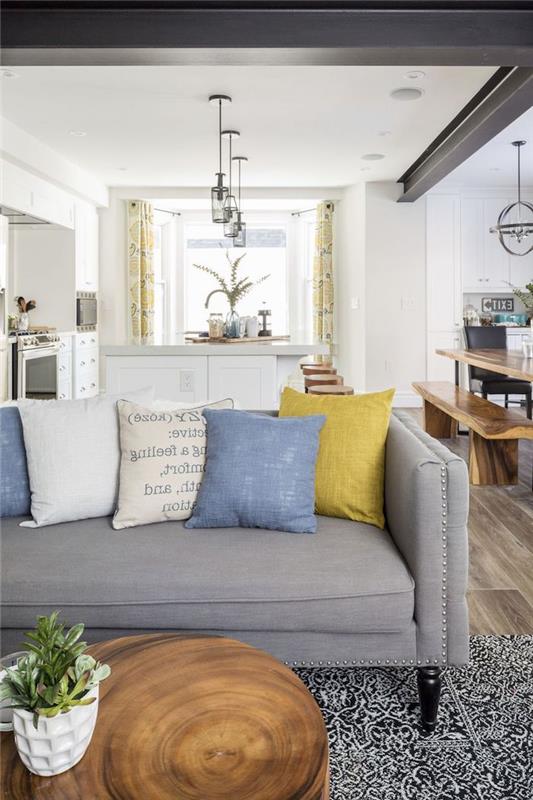 Modern oturma odası dekoru oturma odası ve yemek odası dikdörtgen gri kanepe ile renkli karyola yastıkları nasıl düzenlenir
