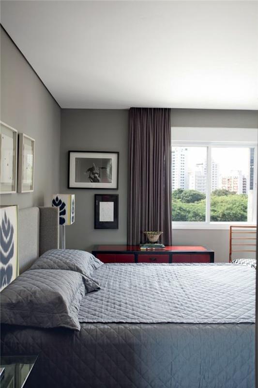 kömür grisi perde ve inci açık gri yatak örtüsü ile inci gri boya yatak odası