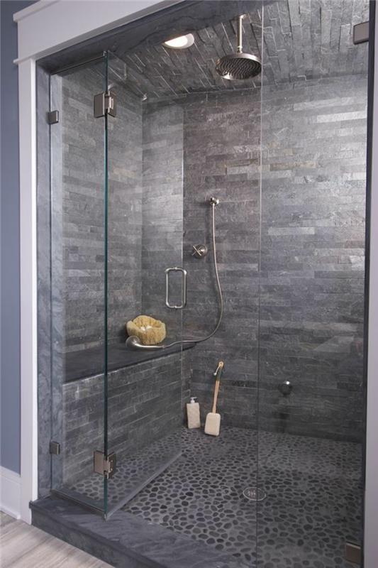 İtalyan duşlu banyoda inci grisi ile hangi renk ilişkilendirilmeli ve aynı tonlarda fayans döşemeli duvarlarda mozaikler