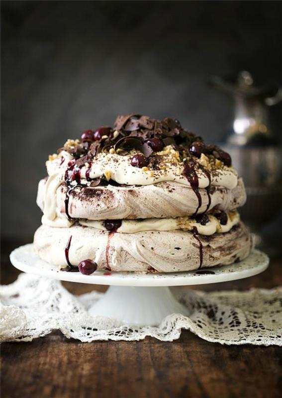 katmanlı pavlova tarifi, kirazlı ve espressolu kara orman kremalı pasta