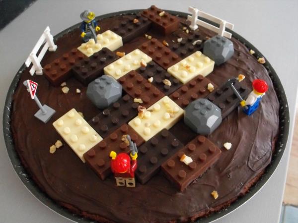 lego-teması-orijinal-çikolatalı kek