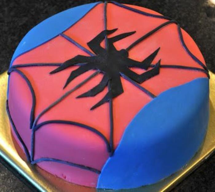 edinstvena-spiderman-torta-v-roza-in-modri