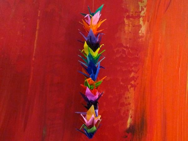 elementi papirja v barvi origami-girland