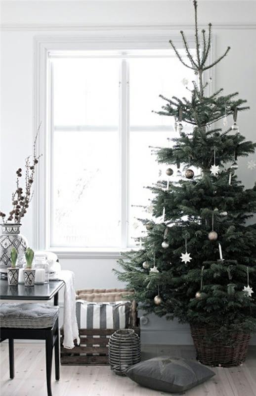 dress-the-room-with-christmas-tree-okrašena-simple-scandinavian-deco-noel