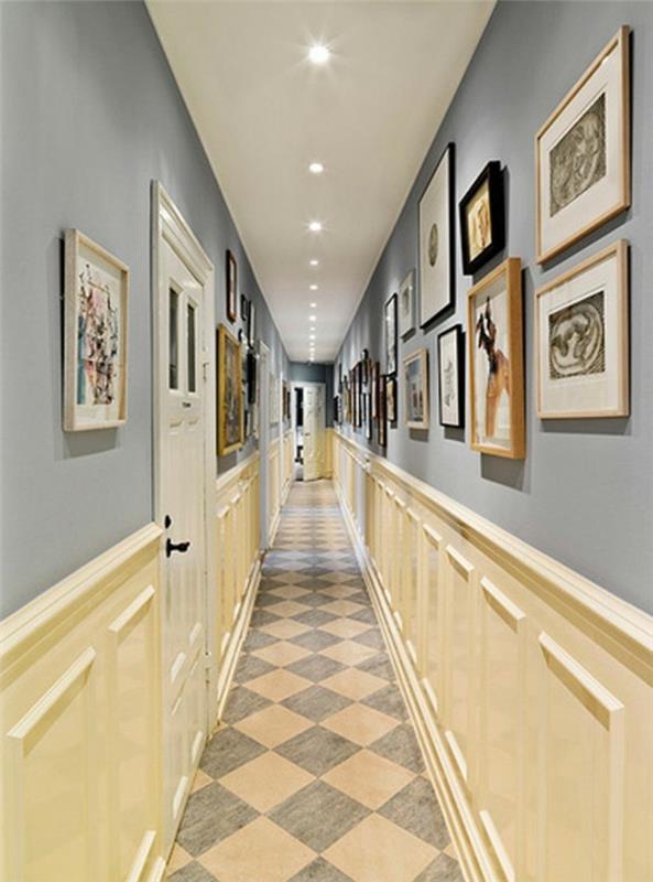 ideje za oblikovanje hodnika, dolg ozek hodnik, bledo modro-sive stene s kremno belo oblogo in številne uokvirjene podobe, beli strop z vgrajenimi lučmi, keramična tla in bela vrata