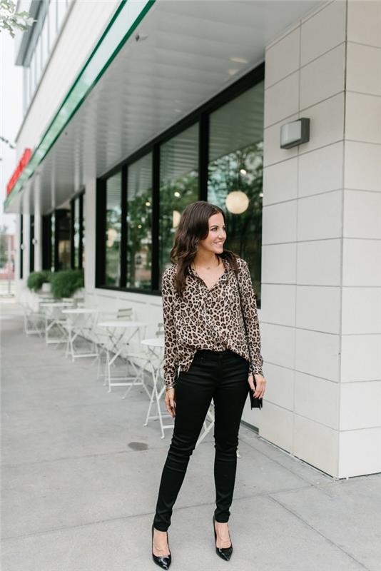 leopardo marškinėlių sagutės siauros kelnės juodi batai kulniukai suknelės stiliaus moteris