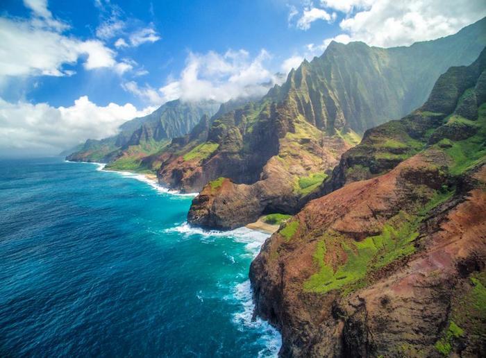 Havajų Napali paplūdimys, puikus vaizdas į vandenyną ir kalnus, gražiausia šalis pasaulyje, gražiausios pasaulio vietos nuotrauka