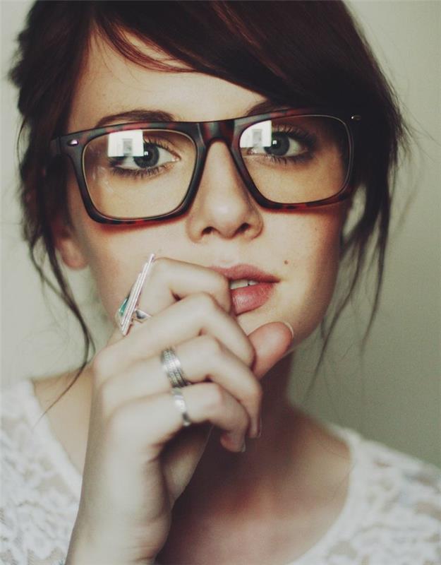 hipster-look-with-glasses-for-woman-fashion-hipster-woman-hipster