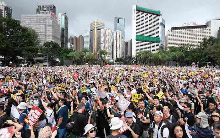 Po odkritju usklajenih dejavnosti, namenjenih diskreditaciji protestov v Hongkongu, Youtube zapre 210 kanalov, ki jih vodijo Kitajci