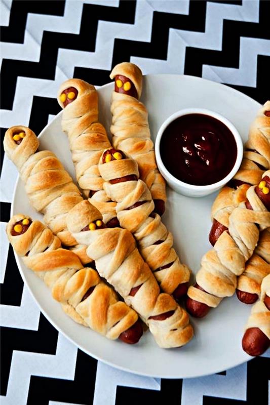 cadılar bayramı mumya sosis pizza hamuru sosisli sandviç, kolay cadılar bayramı yemeği tarifi