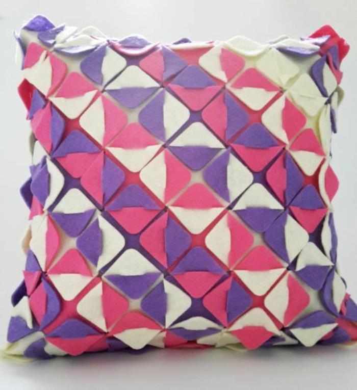„origami“ pagalvėlės užvalkalas baltos ir violetinės spalvos