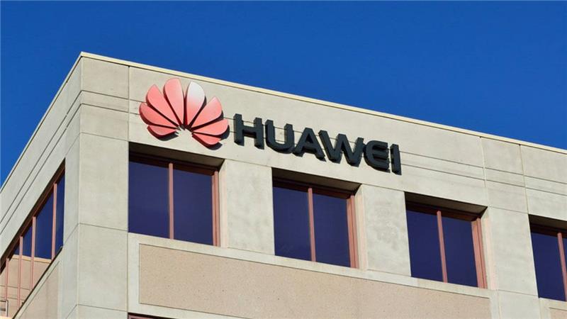 Çinli üretici Huawei'nin Android'i daha önce Sailfish olan Rus OS Aurora ile değiştirmeyi düşündüğü bildiriliyor