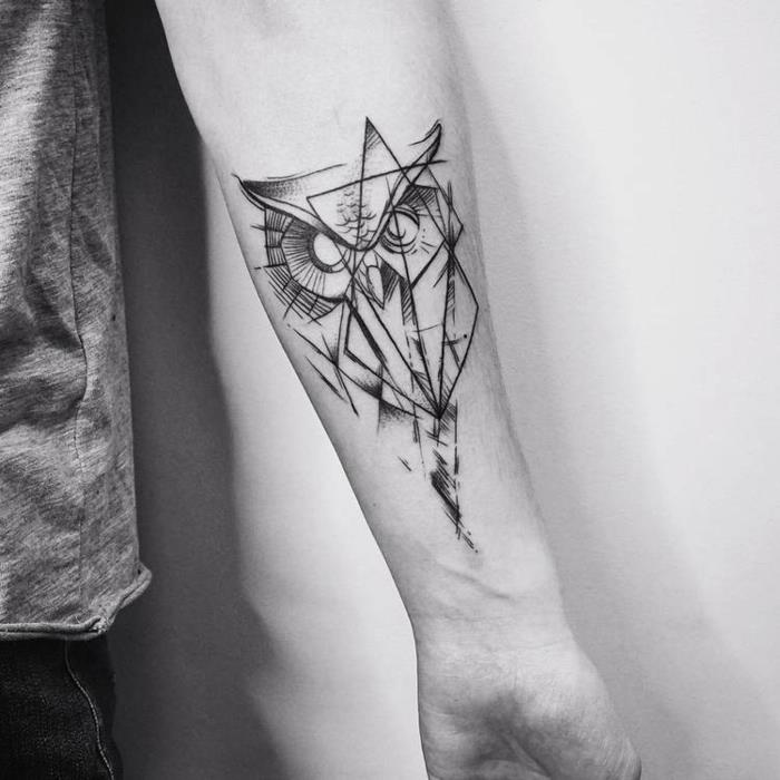 Geometrinės rankų tatuiruotės grafinių tatuiruočių tendencija 2019, šaunios geometrinės linijos pelėdos tatuiruotės idėja