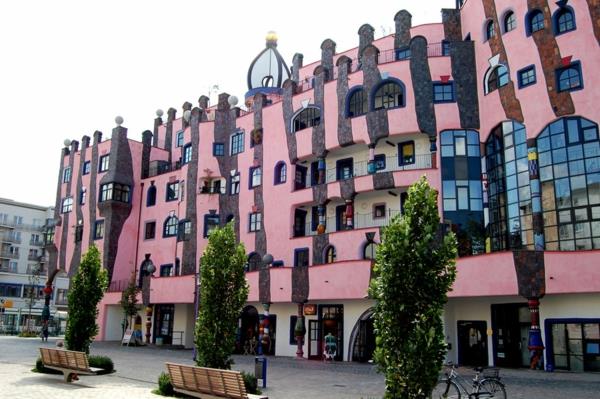 hundertwasser-architecture-magdeburg-facade-vue