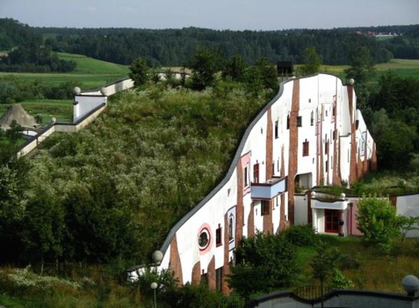hundertwasser-arhitektura-resort-termalna
