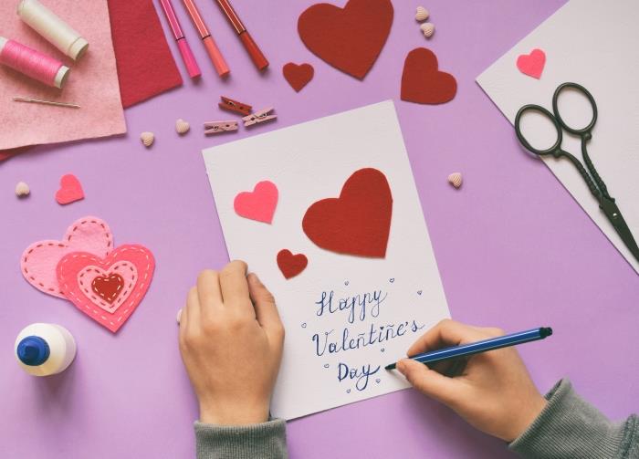 ljubimec ideja za darilo diy card papir obrt scrapbooking lepilo škarje markerji nitne klešče les