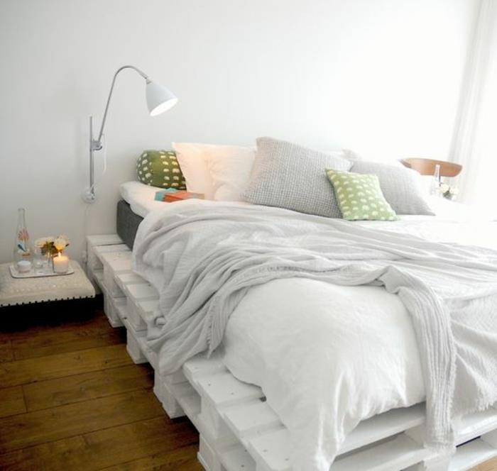 ideja-kako-narediti-paleto-pohištvo-predlog-odrasla-spalnica-spokojno-vzdušje-za-začetek-dneva-peš