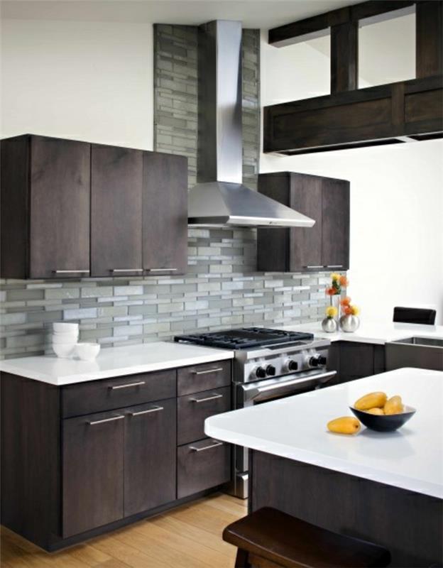 pilka-virtuvė-spalva-idėja-virtuvė-baras-modelis-virtuvė-sienos-plytelės-pilki baldai