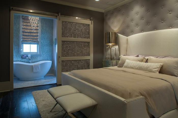 miegamasis ir vonios kambarys, suaugusiųjų miegamojo dekoravimo idėja, dygsniuotos sienos