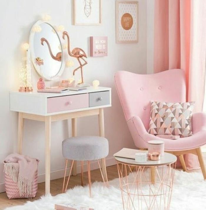 roza in siva spalnica, kavč, roza zavesa, bela preproga, bakrena miza, bela, siva in roza toaletna miza, zapečatena dekoracija spalnice