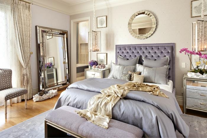dekor za spalnico, laminat, veliko pravokotno ogledalo, okroglo ogledalo, sivo posteljnino, dolge zavese