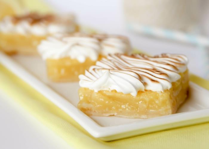 desertas-idėja-citrinos-meringue-tart-maži-pyragaičiai