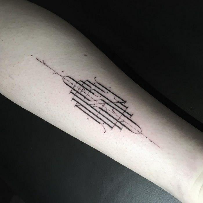 Grafiniai tatuiruočių šablonai, geometrinių tatuiruočių tipografas, graži šarvuota žmogaus ranka, optinė piešimo iliuzija su raidėmis