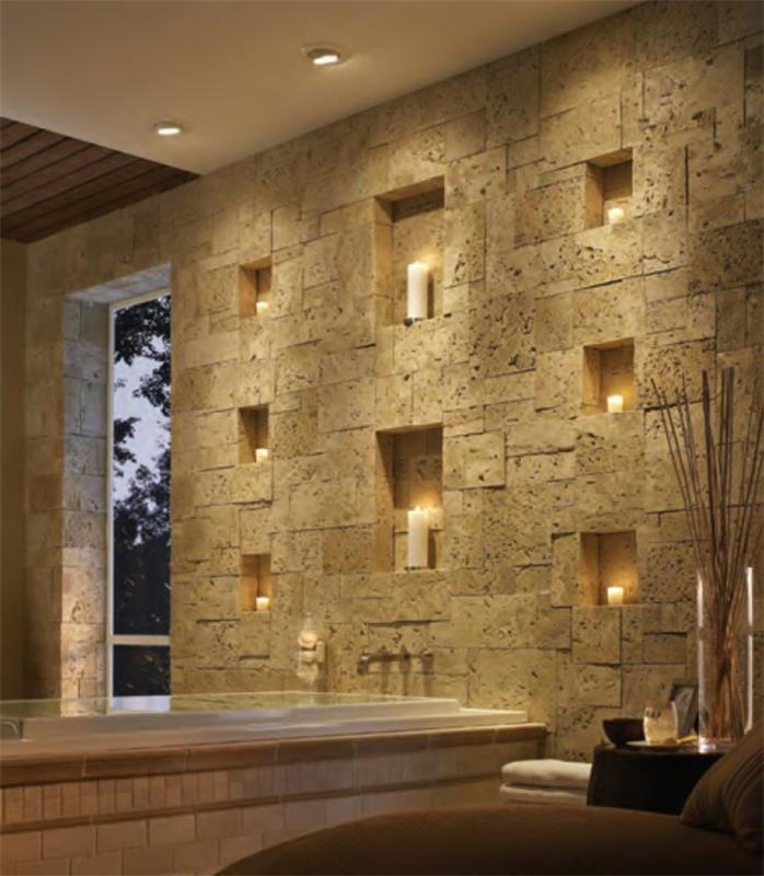 vonios idėja, natūralaus akmens sienos, dekoratyvinės nišos, didelė vonia