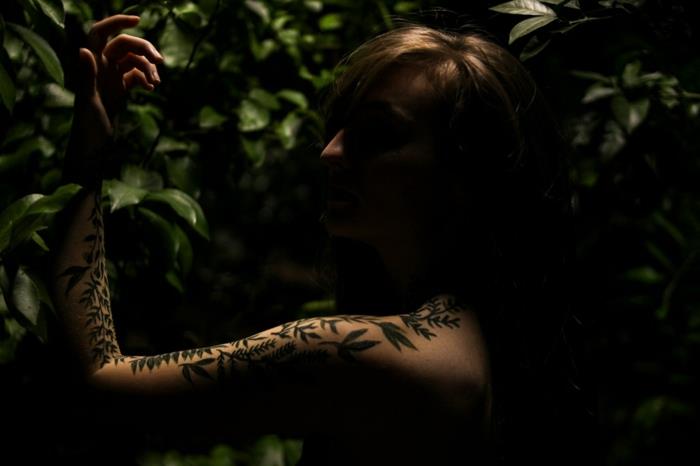 Orijinal ağaç yaprakları dövme modeli, ağacın gölgesini dövme gibi göster, kadınlar için dövme fikirleri