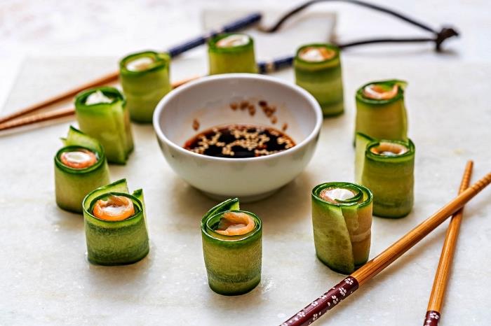 kumarice z dimljenim lososom, jedilniška ideja za aperitiv za 20 oseb