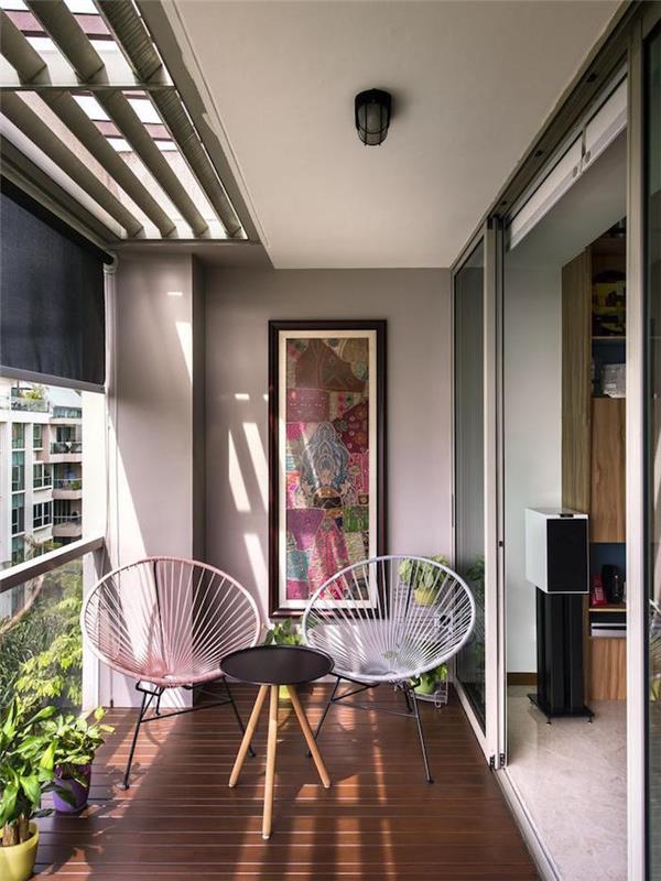 sukurti nedidelį balkoną mieste ant parketo, nedidelio dizaino supamąją kėdę terasai