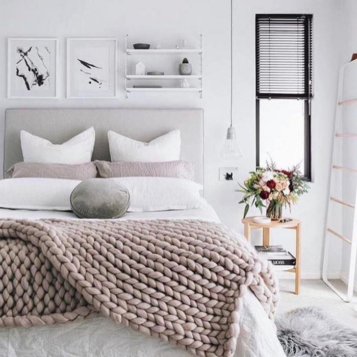 Svetlo roza, bela in siva za spalnico, odtenek sive, sive in bele ideje za dekoracijo spalnice, bela in črna abstraktna barva