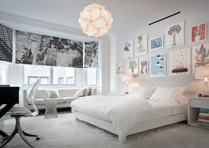 idėja-kaip papuošti skandinavišką miegamąjį-baltą sieną-lovą ir sofą-baltą dekoraciją-lango dažus su raštais-Niujorko originalų pakabinamą šviesą
