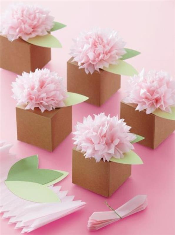 idėja, kaip pritaikyti kartonines dėžes su audiniu popieriumi-gėlių origami papuošta gimtadienio dėžute