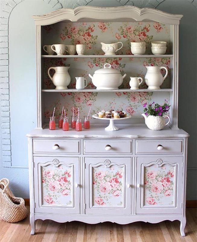 ideja patine za pohištvo, patiniran beli predalnik z okrasnimi tapetami s cvetličnim potiskom, z belo barvo, namizni pribor