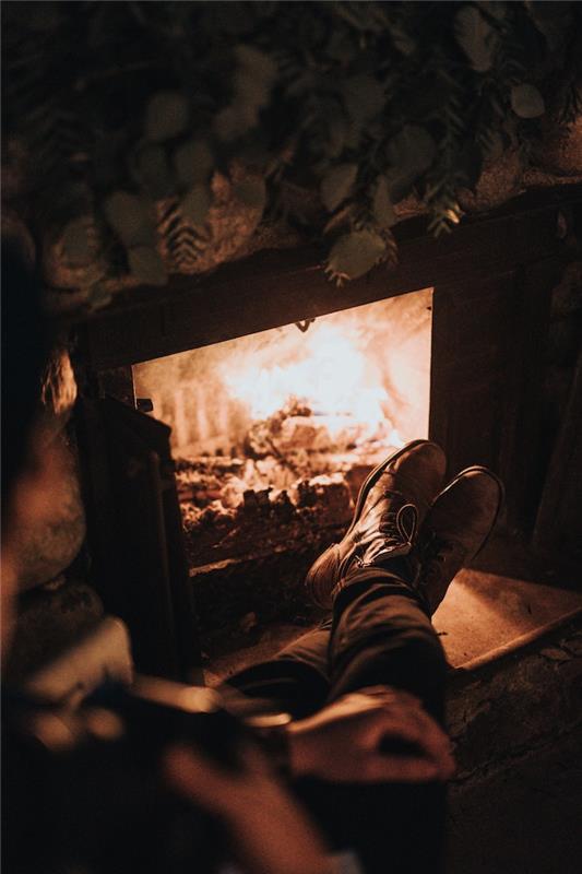 buitinis medienos šildymas, pasirinkite atvirą medinį židinį, kad kaimiškas dekoras ir jauki atmosfera gyvenamajame kambaryje, praleiskite jaukinimo akimirkas prie ugnies