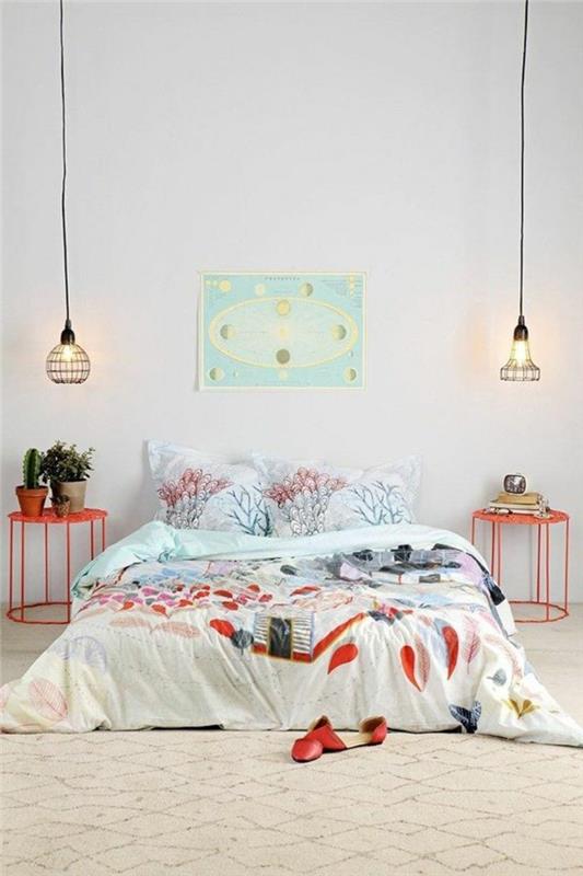 romantiškas-deko-idėja-spalvinga-lova-antklodė-romantiškas-suaugusiųjų miegamasis