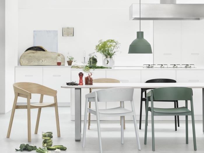 İskandinav mutfak dekoru, beyaz mutfak önü, ahşap ve metal masa, ahşap, beyaz ve siyah sandalyeler, gri sarkıt lamba