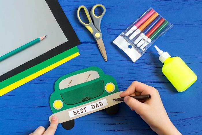 kako narediti izvirno voščilnico za očetov dan, enostavno darilo za očete v vrtcu z barvitim papirjem