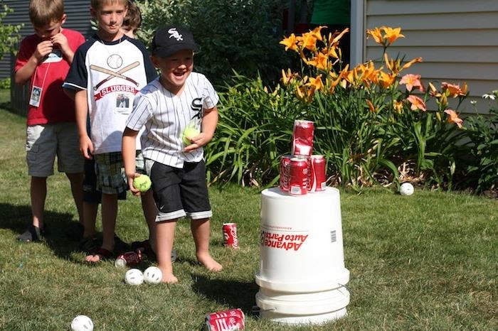 beceri oyunu örneği, içecek kutuları ve toplarla beraberlik oyunu, 6 yaş doğum günü sürprizi