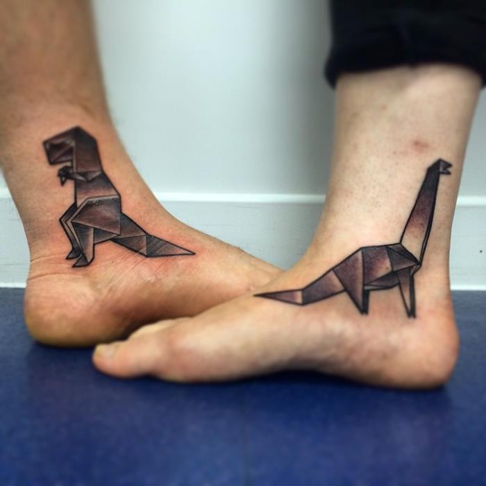 izvirna ideja za geometrijsko parno tetovažo v obliki origami dinozavra